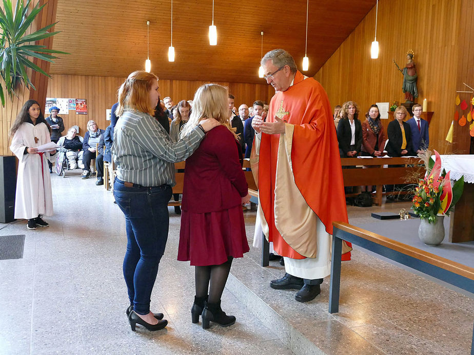 Firmung 2019 in Naumburg (Foto: Karl-Franz Thiede)